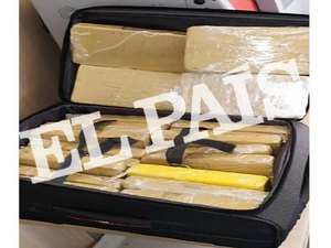 Jornal divulga foto de mala com 39 kg de cocaína levada por sargento da FAB