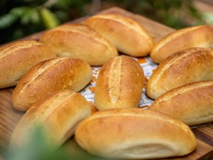 No dia do pão francês, queridinho do café da manhã varia de R$ 0,50 a R$ 1 em Maceió