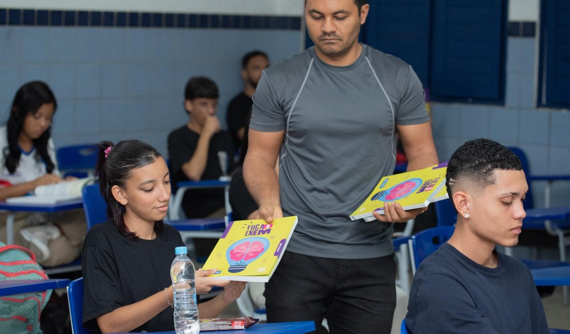 Escolas estaduais mobilizam estudantes para simulado do Enem