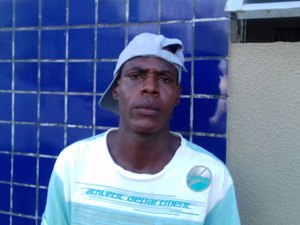 Homem procura delegacia para denunciar a mãe dos seus filhos a polícia 