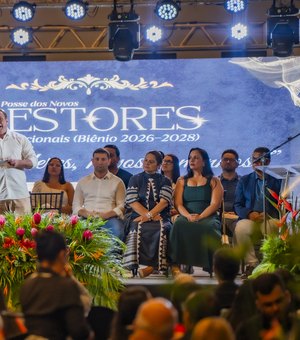 Luciano Barbosa empossa novos gestores escolares e anuncia proposta de reajuste salarial