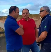 Duplicação da BR-101 avança em Junqueiro e prefeito acompanha obras de perto
