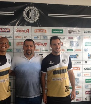 Max Carrasco e Reinaldo Alagoano são apresentados oficialmente como reforços para a série C