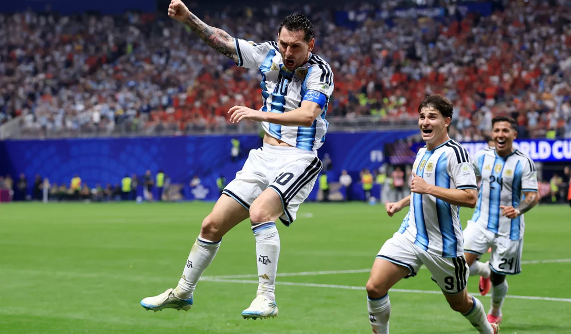 Messi marca, Argentina conquista virada histórica sobre o Egito e avança na Copa