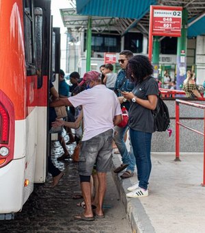 Nova linha de ônibus que conecta Benedito Bentes e Eustáquio Gomes