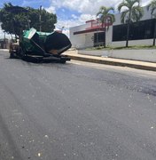 Prefeitura leva pavimentação para Chã de Bebedouro