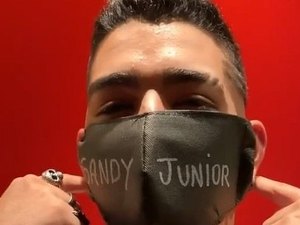 Dilsinho adia live para assistir show de Sandy e Junior: 'Sou fã'