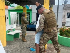 Dupla é presa com crack e maconha durante operação do Bope em Igreja Nova