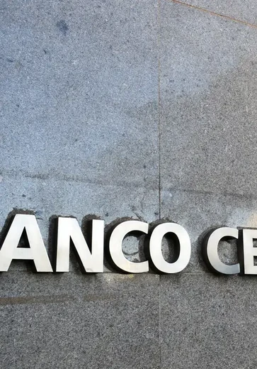 Banco Central reduz juros a 13,75% e deixa 'porta aberta' para novos cortes