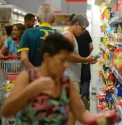 Inflação faz consumidor recorrer ao crédito e eleva o endividamento na capital