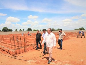 Prefeito Luciano Barbosa constrói escola de tempo integral na Vila Capim