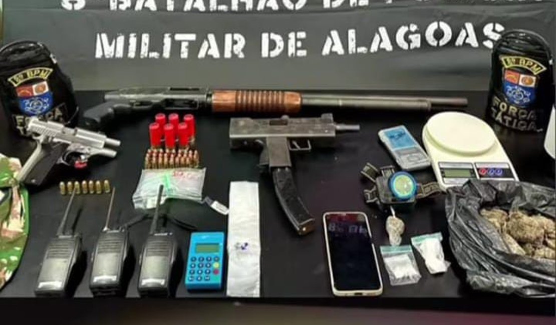 Jovem é preso com submetralhadora e drogas dentro de casa em Rio Largo