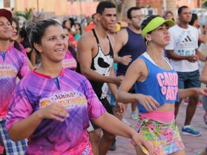 Mulheres e Planetário Móvel atraem multidão