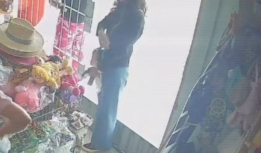 Mulher desaparece após cair nas imediações da ponte metálica entre Delmiro Gouveia e Paulo Afonso