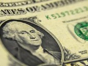 Dólar fecha próximo de R$ 3,15 e alcança menor valor em três meses