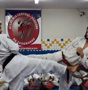Artes marciais transformam vidas de oitenta adolescentes no Jacintinho
