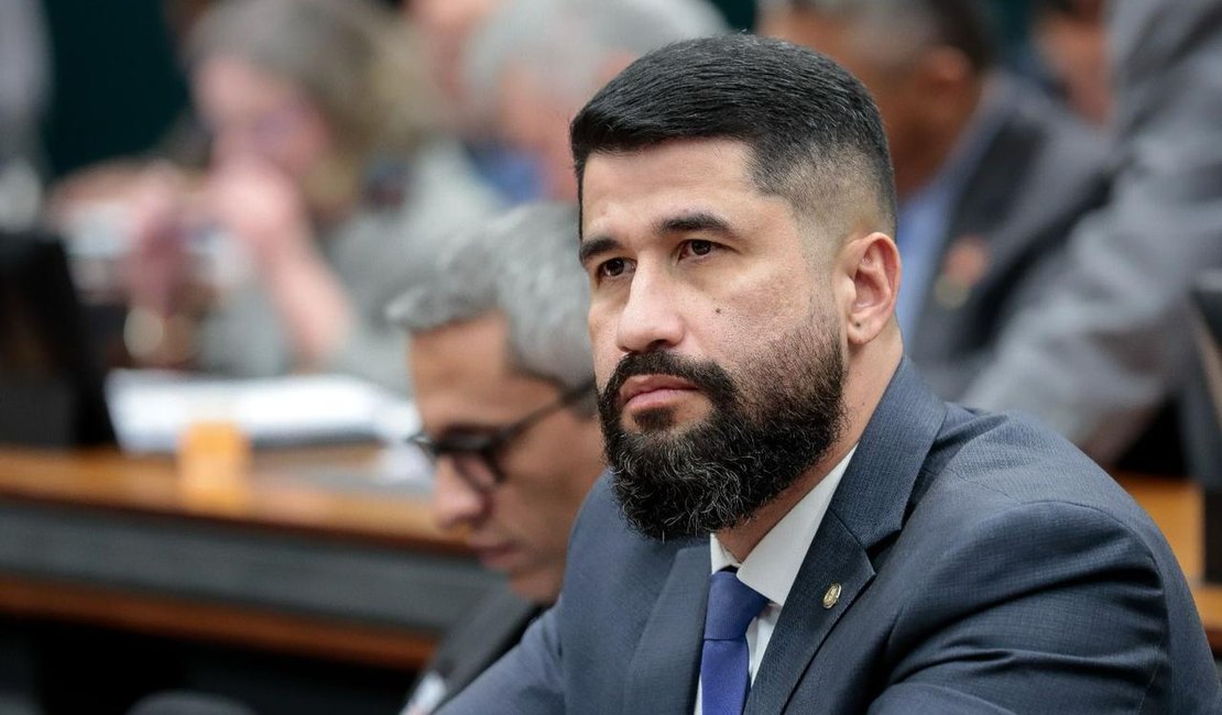 Deputado Fabio Costa reafirma apoio à PEC do fim da escala 6x1 aprovada na Câmara