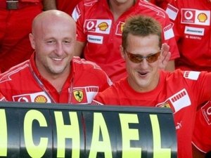 Schumacher está consciente e pode ter alta nesta quarta, diz jornal