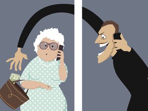 Golpes bancários contra idosos aumentam. Delegado explica como se previnir.