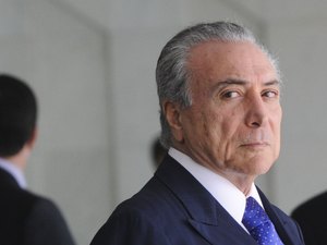 Michel Temer se torna alvo de Lula e de atos pró-Dilma pelo país