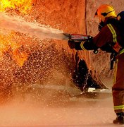 Incêndio em prédio deixa 7 feridos em Milão, na Itália