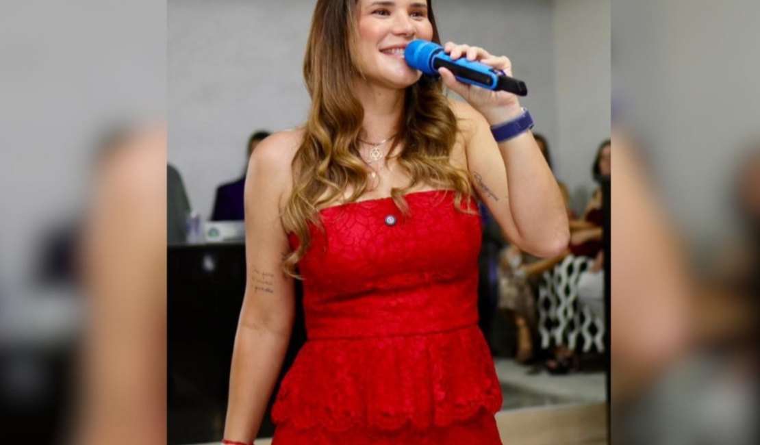 Ceci renuncia ao cargo de prefeita de Atalaia para disputar vaga na Assembleia Legislativa