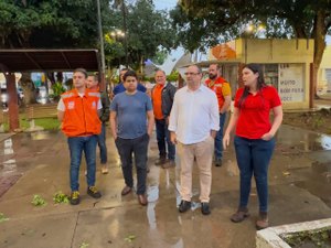 Prefeito Luciano mobiliza equipes e vistoria locais mais afetados pelas chuvas em Arapiraca