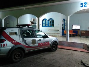 Motorista de aplicativo é surpreendido com disparos de arma de fogo ao deixar passageiros