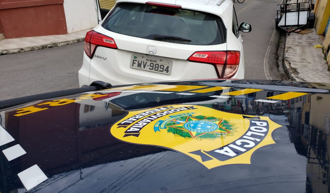 PRF detém três pessoas e recupera dois veículos no final de semana em Alagoas