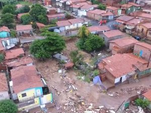 Fortes chuvas em Teresina deixam dois mortos e dezenas de casas destruídas