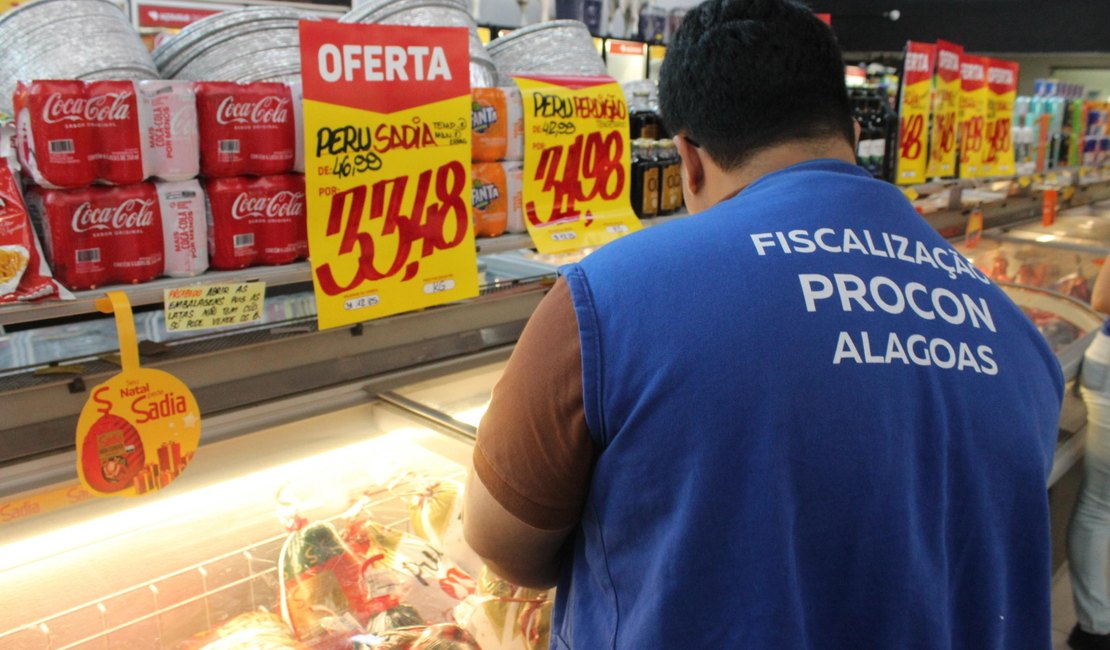 Procon realiza pesquisa de Natal em estabelecimentos de Maceió, Arapiraca e Delmiro