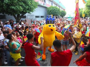 Bloco Pinto da Madrugada agita a orla de Maceió neste sábado (22) e movimenta a Economia local