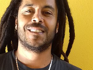 Luiz de Assis, da banda Vibrações, confirma presença em festival de Reggae em Penedo