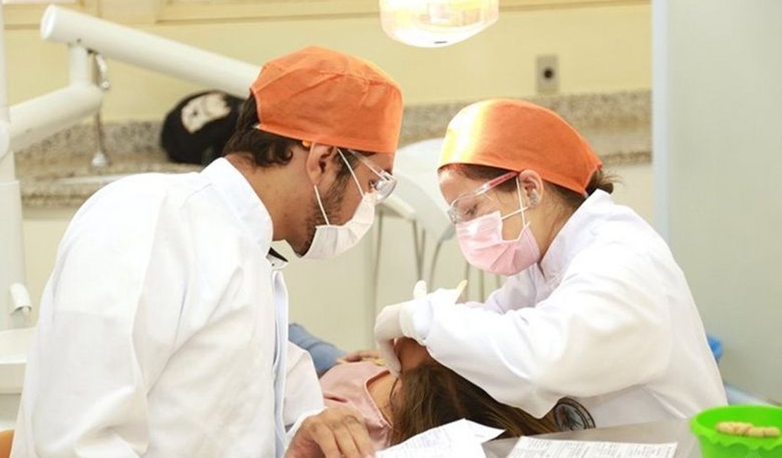 Faculdade oferece atendimento odontológico gratuito em Maceió