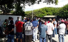 Ex-funcionários da Usina Laginha protestam em Jacarecica