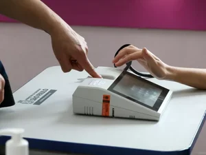 Apuração do segundo turno é suspensa após votação ser prorrogada até as 19h