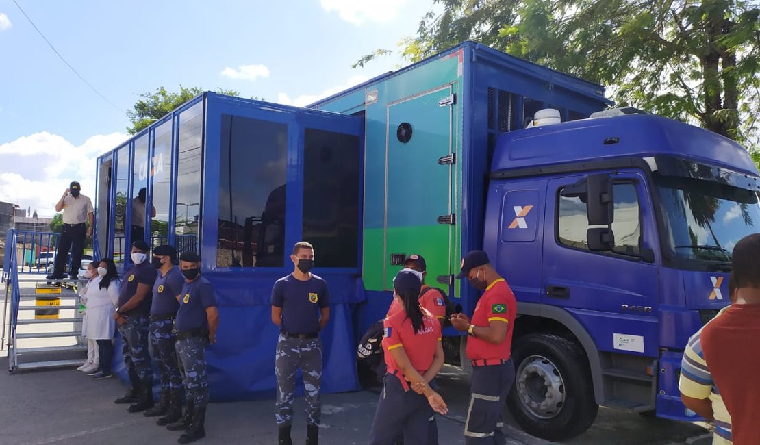 Unidade Móvel da Caixa atende população de São Luís do Quitunde