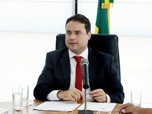 Renan está entre governadores contra o impeachment de Dilma