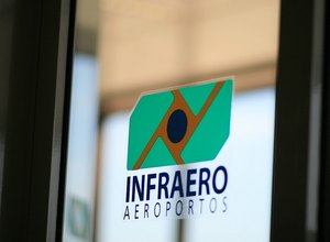Publicada com vetos lei que muda regras do setor aéreo e reestrutura Infraero