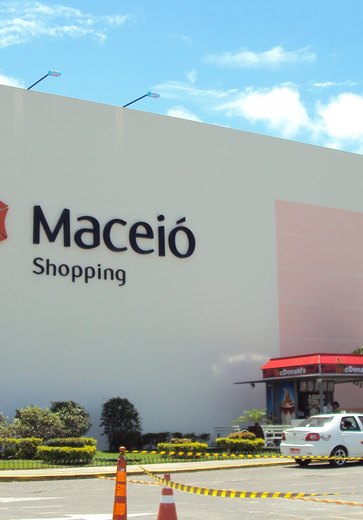 [Vídeo] Mãe denuncia homem suspeito de abordar criança em parquinho de shopping em Maceió