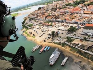 Polícia realiza operação para prender suspeitos