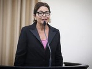 “Eu não estou substituindo o deputado Davi Davino Filho”, avisa Rose Davino