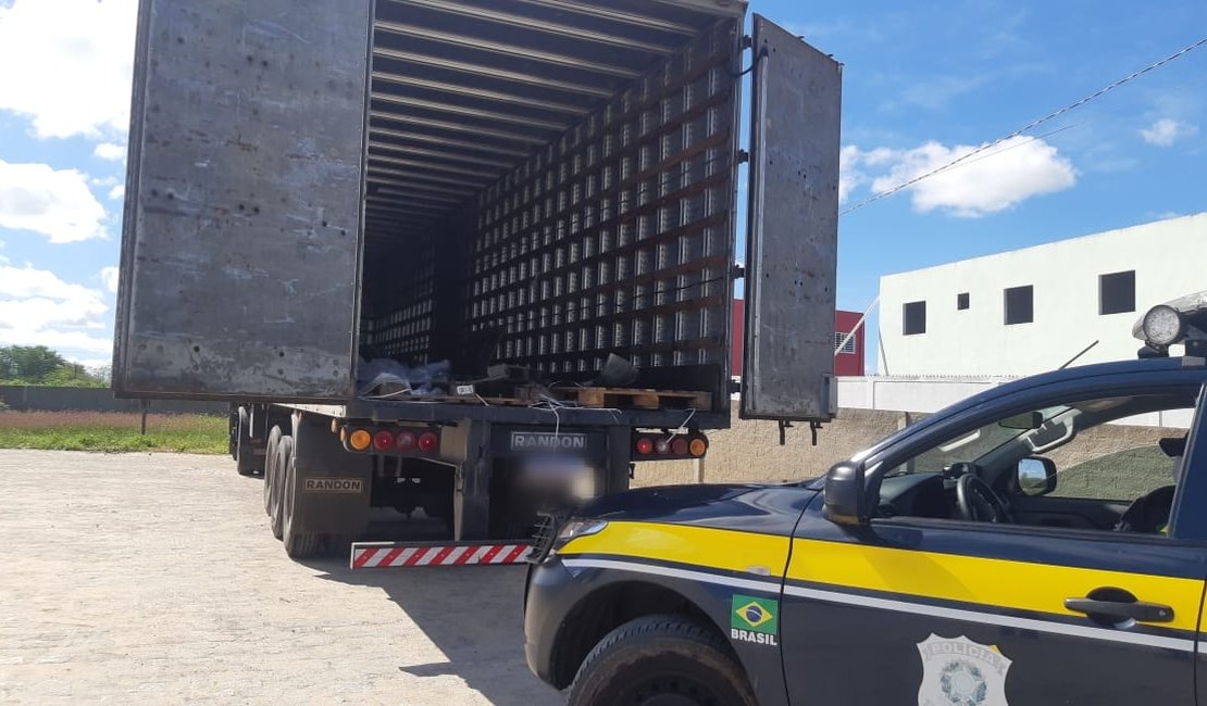 PRF recupera em Canapi caminhão que teve carga de charque roubada