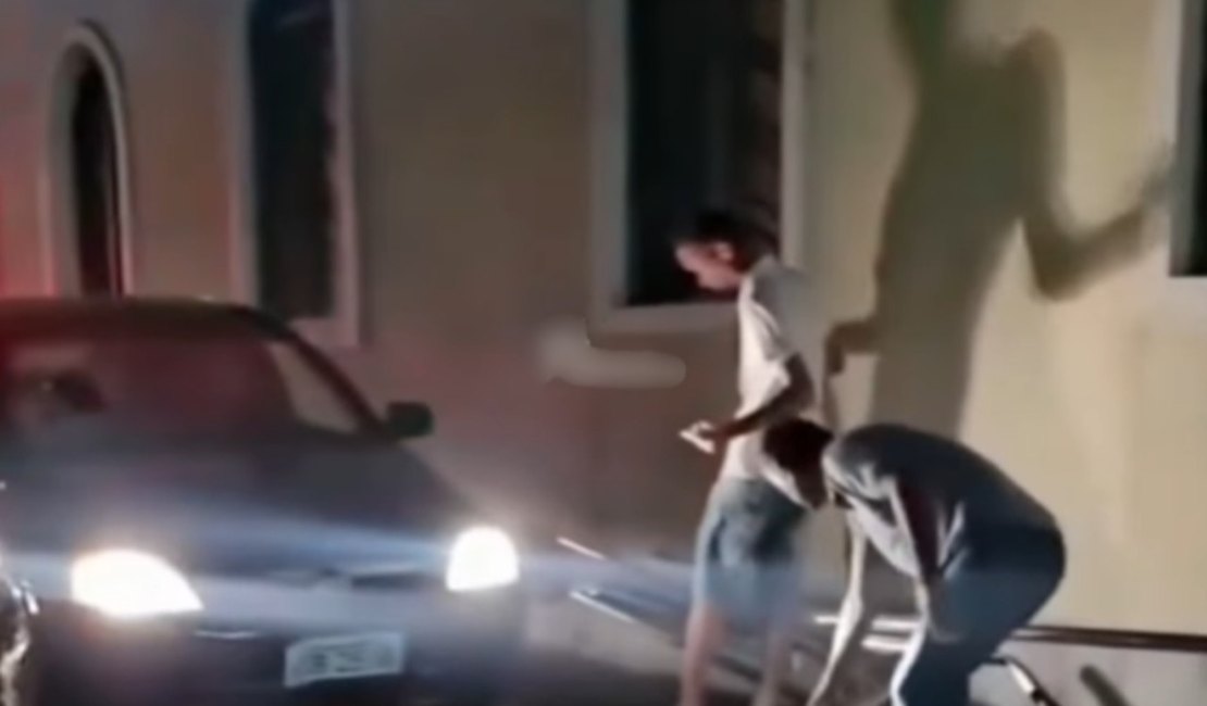 Carro desgovernado atinge igreja durante celebração religiosa no município de Girau do Ponciano