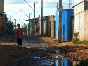 Mais de 40% dos brasileiros até 14 anos vivem em situação de pobreza