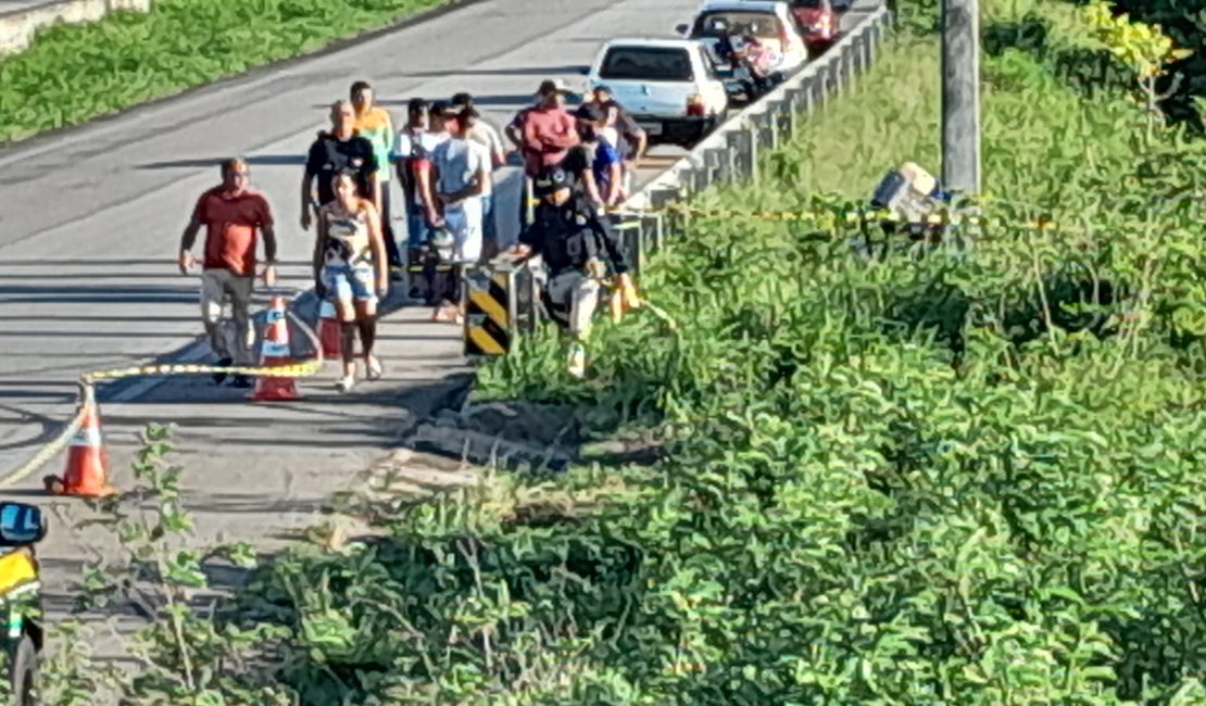 Comerciante da zona rural de Olho D'água Grande  morre após colidir moto com poste na BR-101