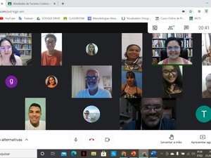 Equipe e artesãs de Porto de Pedras participam de qualificação no turismo