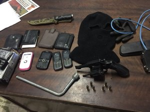 Quadrilha é presa e polícia apreende carteiras, celulares e uma carta manuscrita por presidiário