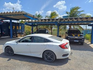 Carro roubado em Maceió é recuperado em caminhão-cegonha em Pernambuco