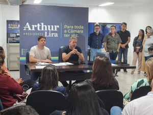 Após rumores de desistência em massa, Lira reúne pré-candidatos a vereador do PP em Maceió